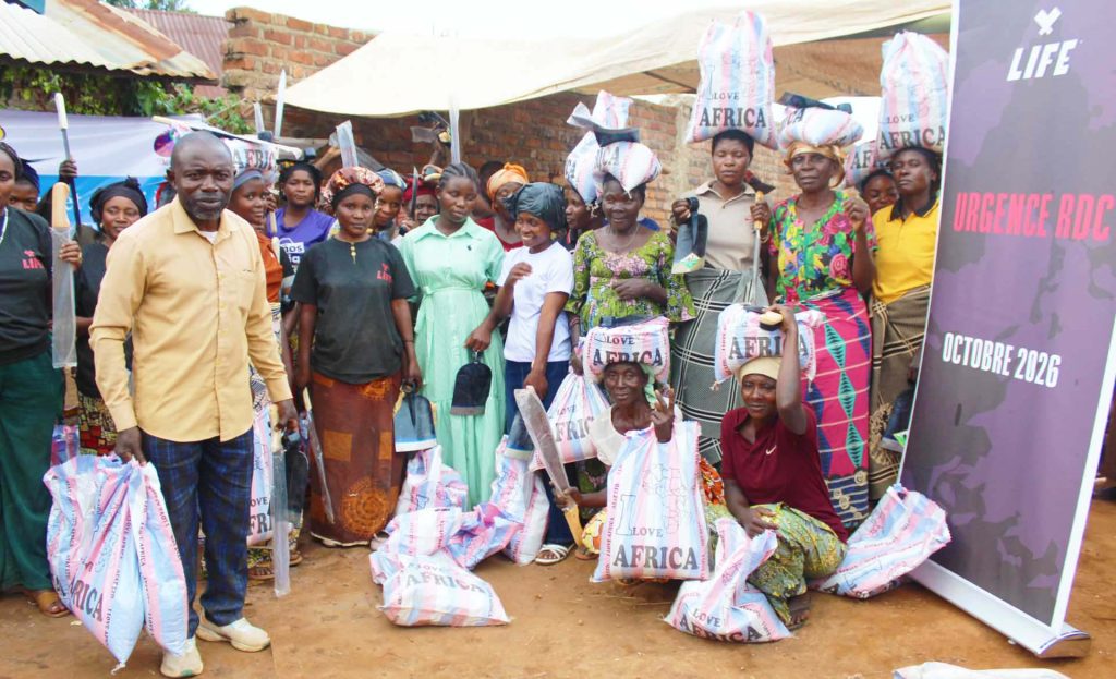 Distribution des vivres, intrants agricoles et outils aratoires à Kabare et Walungu
